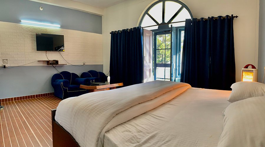 Pine Resort mountain view